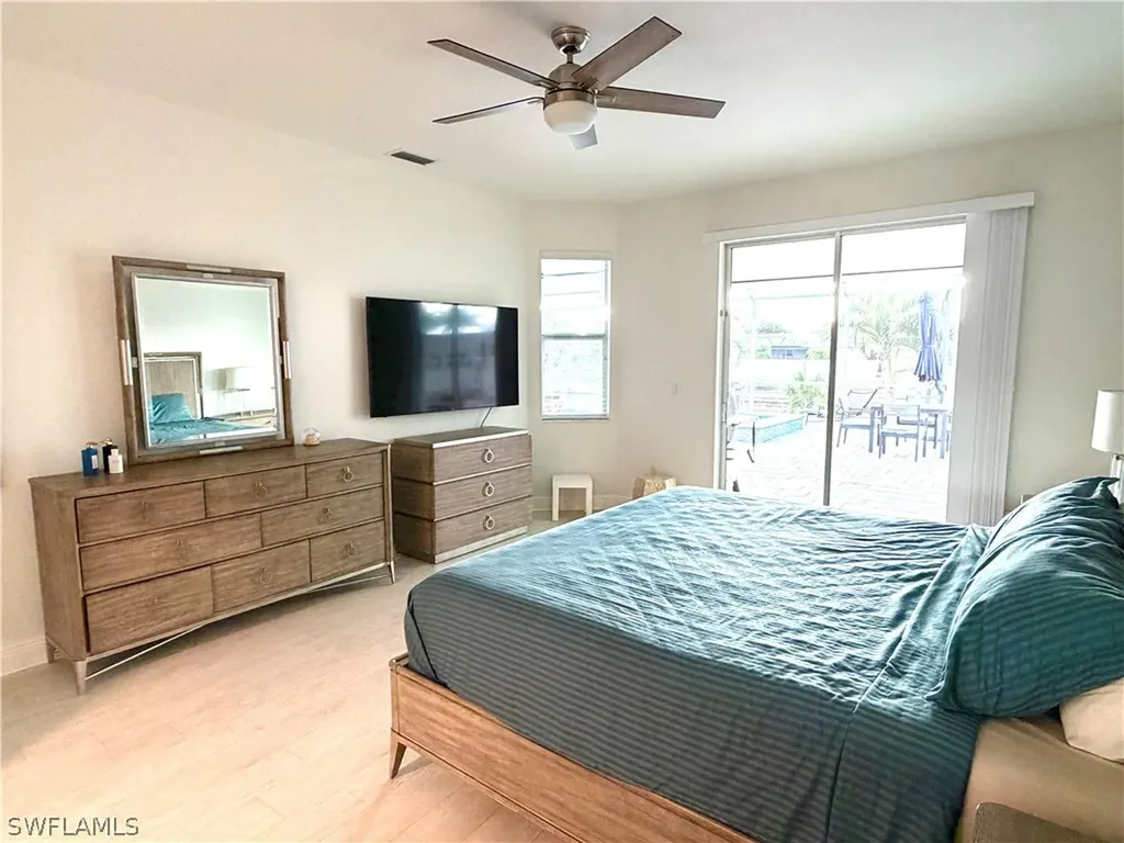 2918 SE 10th Place Cape Coral FL 33904