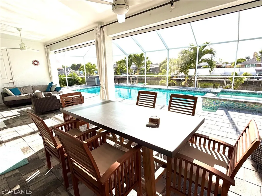 2918 SE 10th Place Cape Coral FL 33904