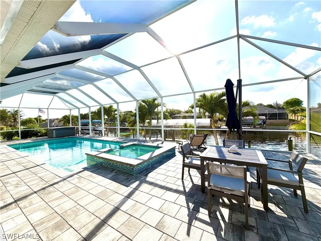 2918 SE 10th Place Cape Coral FL 33904