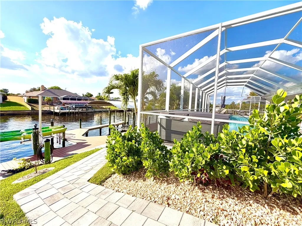 2918 SE 10th Place Cape Coral FL 33904