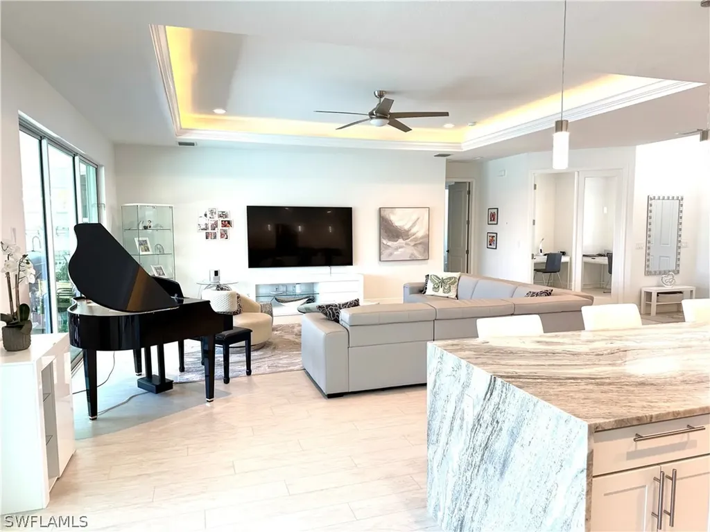 2918 SE 10th Place Cape Coral FL 33904
