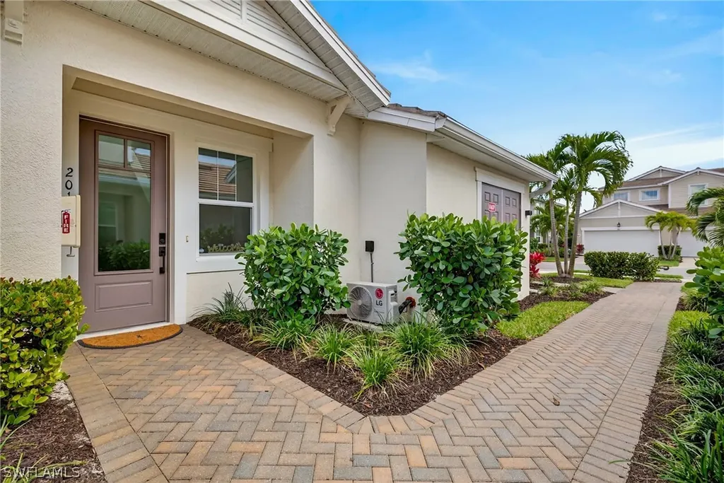 4683 Arboretum Circle Naples FL 34112