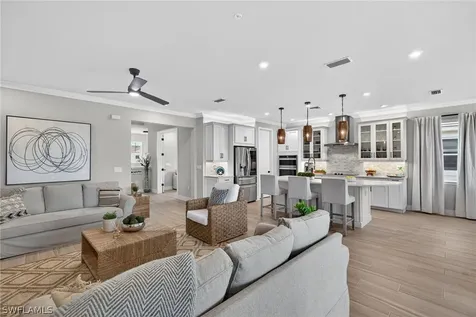 4683 Arboretum Circle Naples FL 34112
