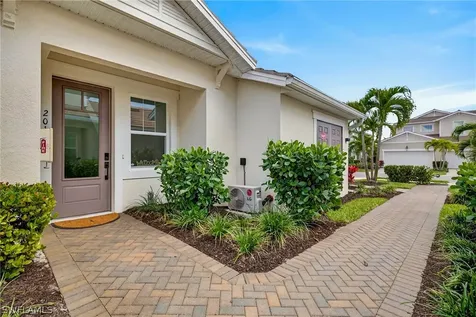4683 Arboretum Circle Naples FL 34112