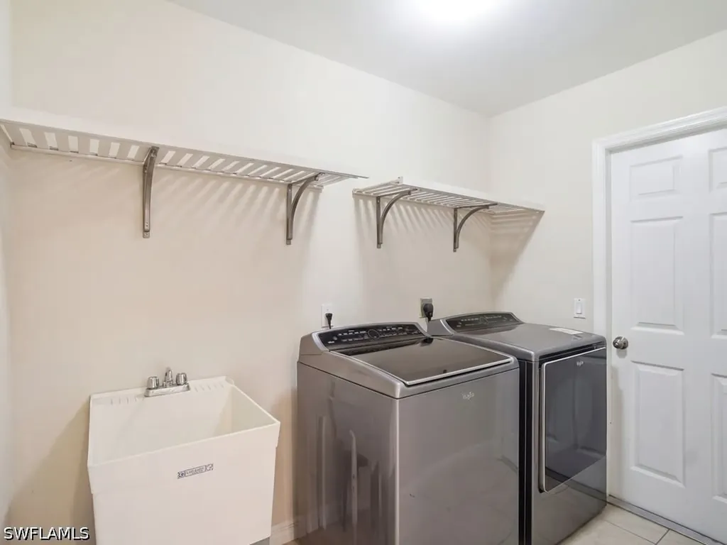 32 NE 9th Avenue Cape Coral FL 33909