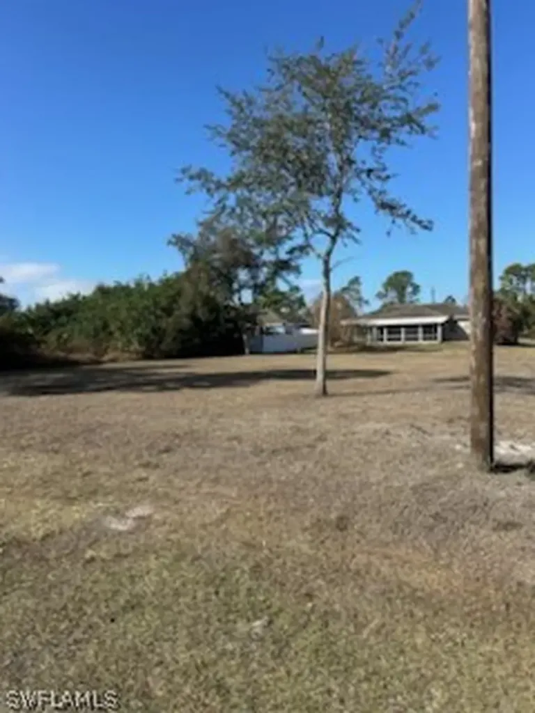 552 Sherwood Avenue S Lehigh Acres FL 33974