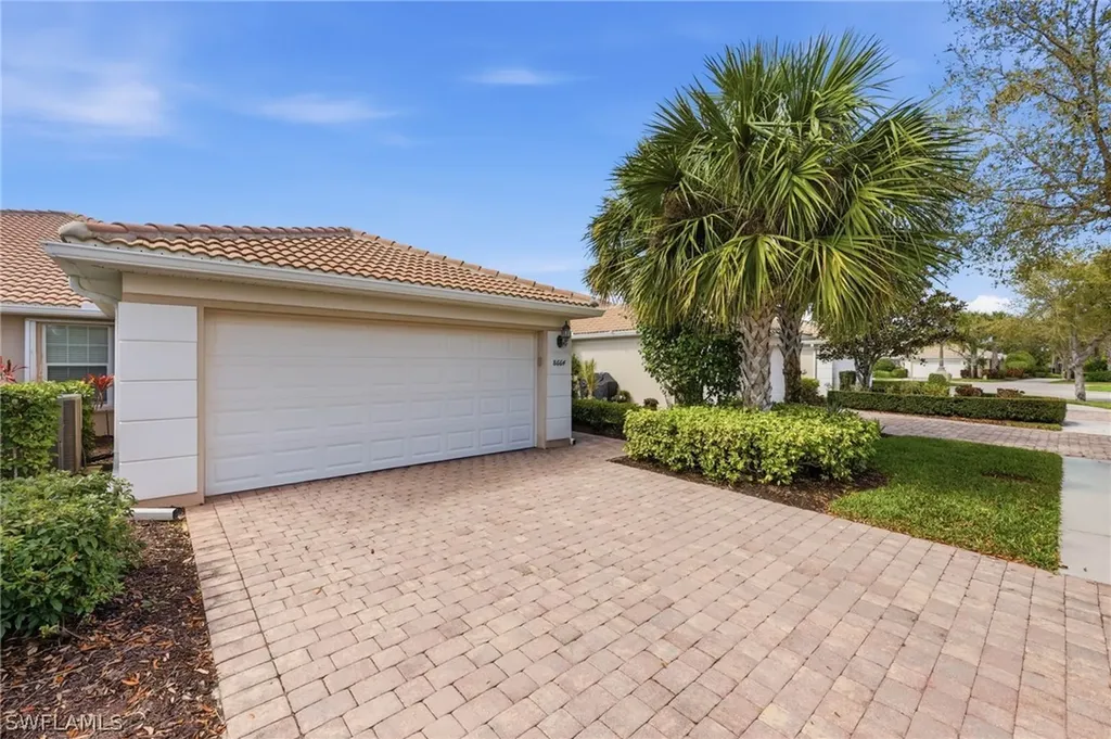 Naples FL, 8664 Genova Court