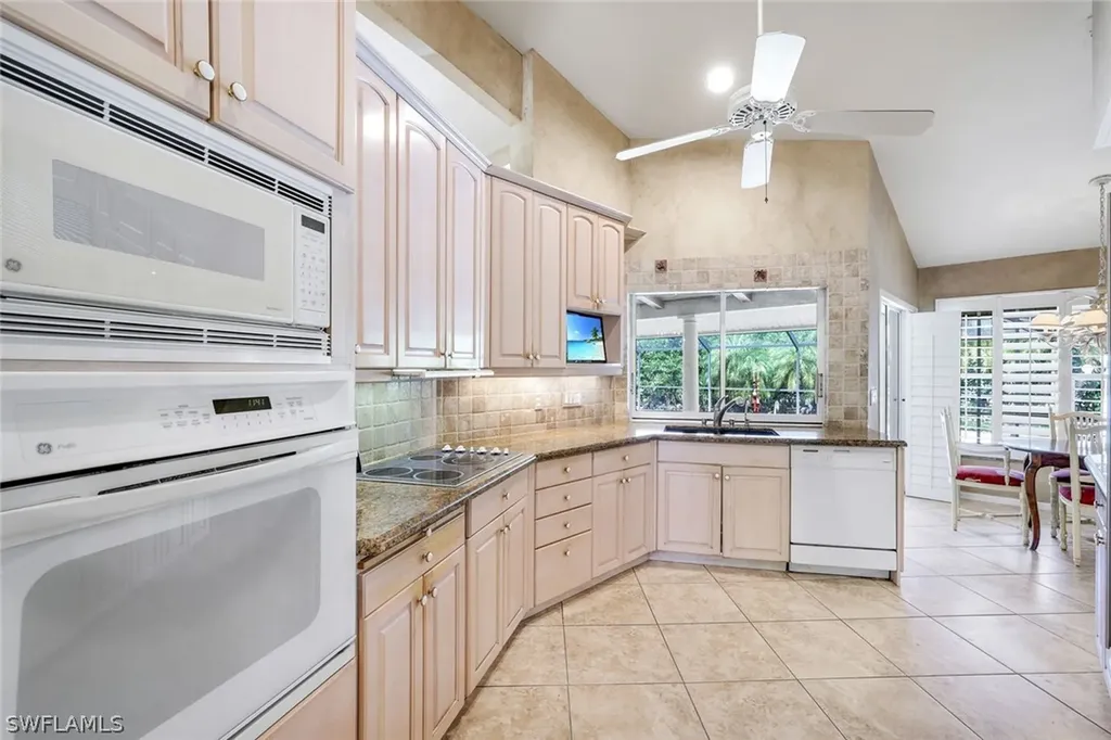 811 Pitch Apple Lane Naples FL 34108