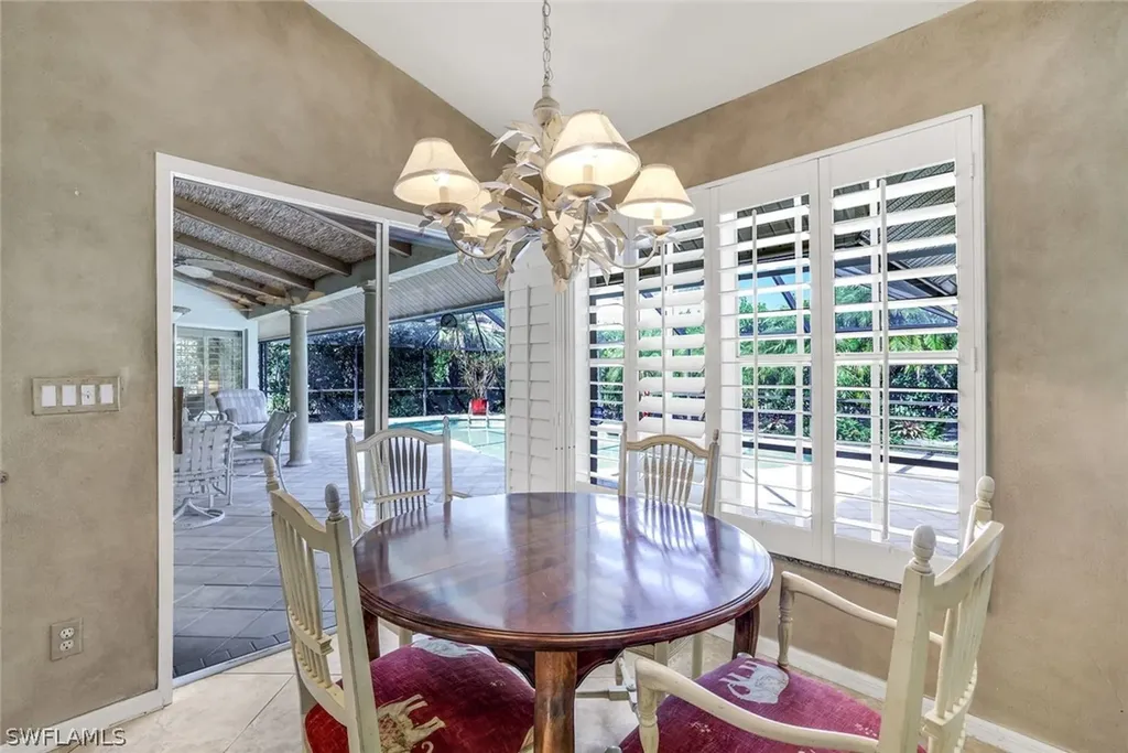 811 Pitch Apple Lane Naples FL 34108