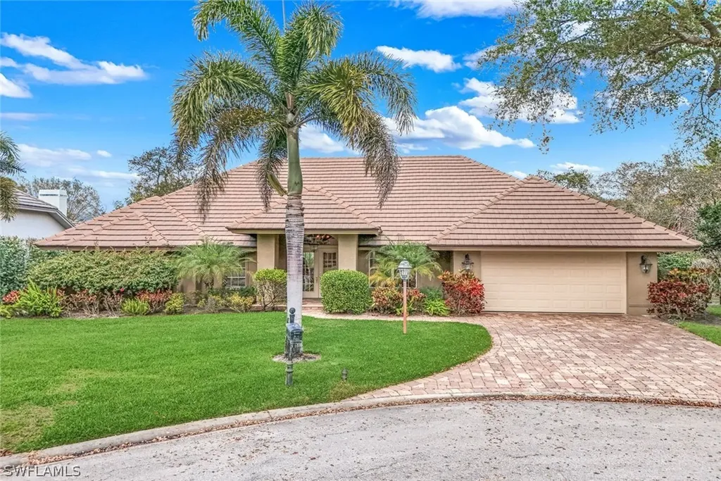 811 Pitch Apple Lane Naples FL 34108
