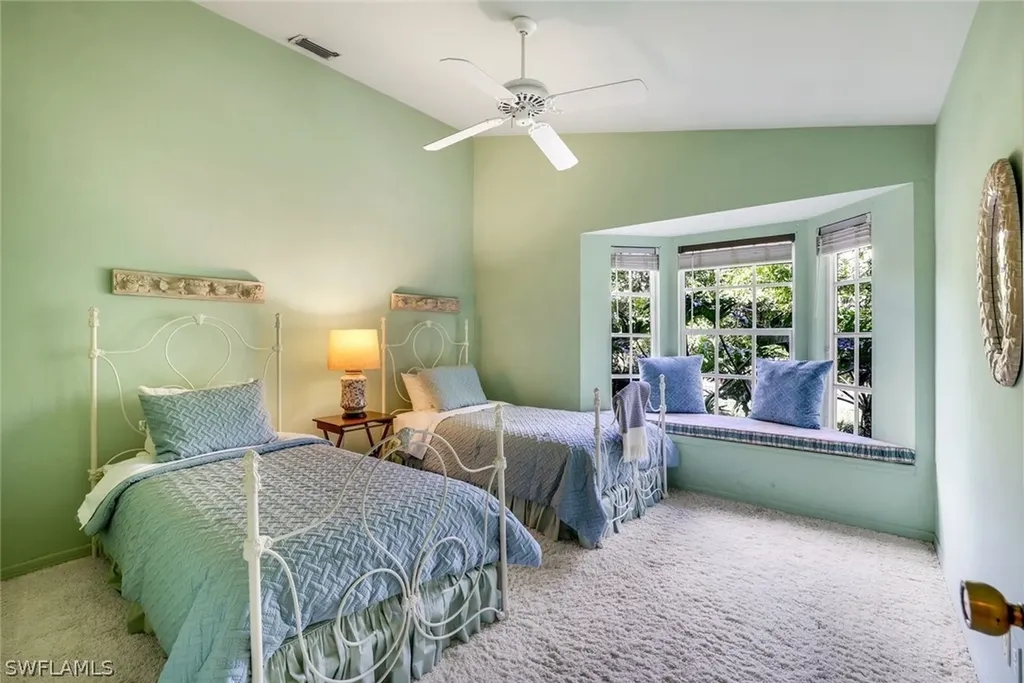 811 Pitch Apple Lane Naples FL 34108
