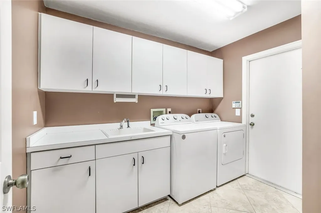 811 Pitch Apple Lane Naples FL 34108