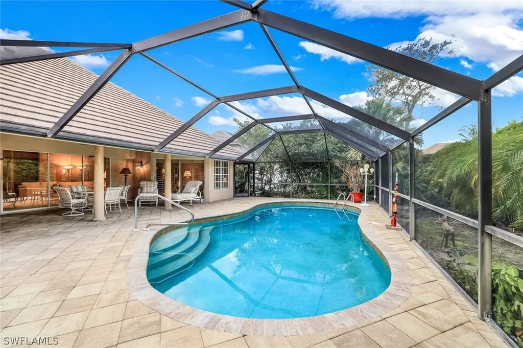 811 Pitch Apple Lane Naples FL 34108