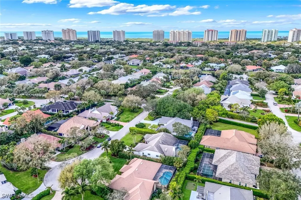811 Pitch Apple Lane Naples FL 34108