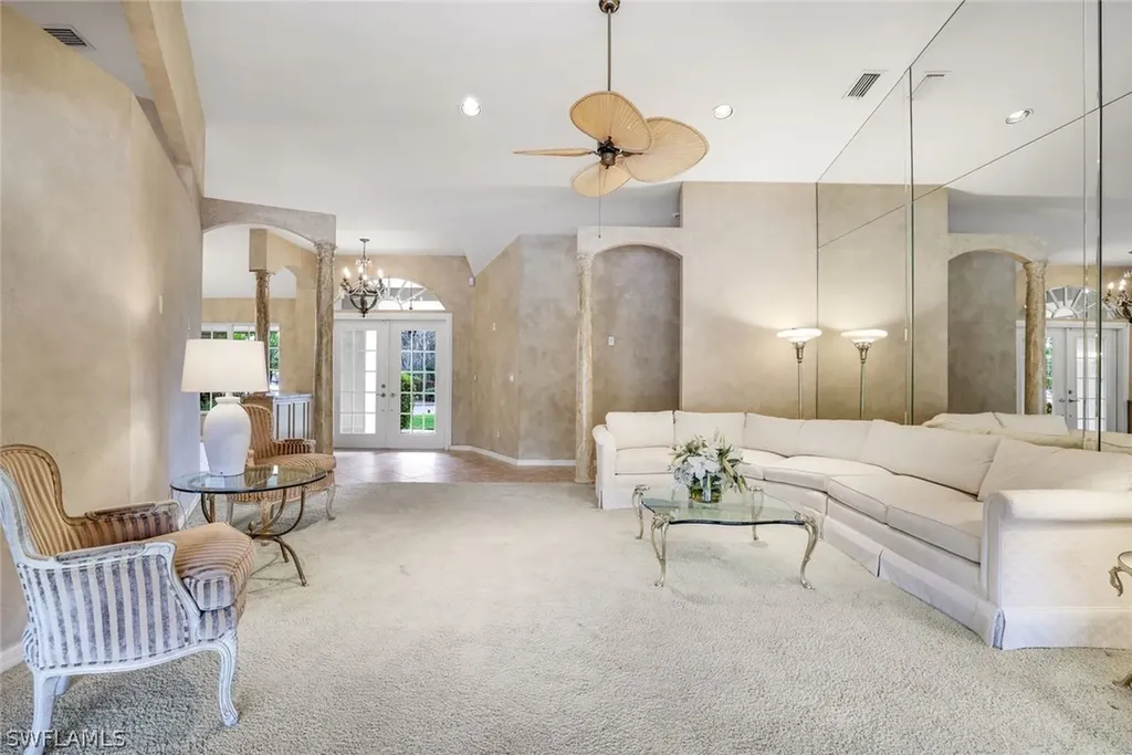 811 Pitch Apple Lane Naples FL 34108