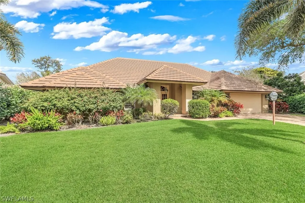 811 Pitch Apple Lane Naples FL 34108