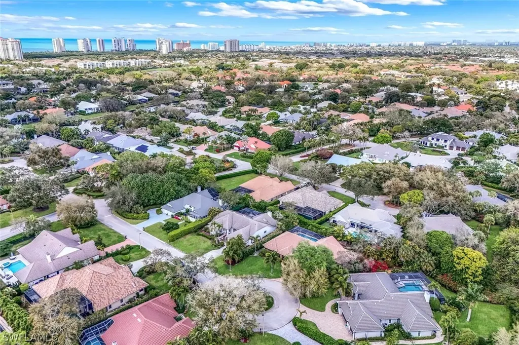 811 Pitch Apple Lane Naples FL 34108