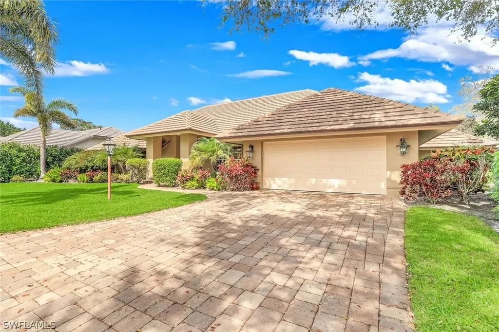 811 Pitch Apple Lane Naples FL 34108