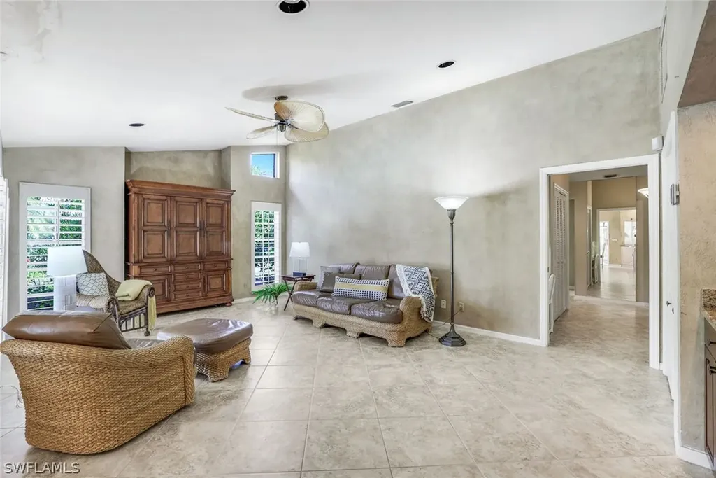 811 Pitch Apple Lane Naples FL 34108