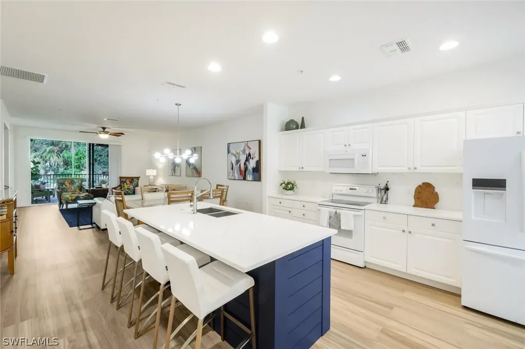 4843 Hampshire Court Naples FL 34112