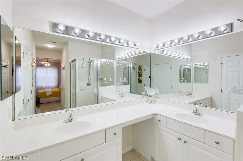4843 Hampshire Court Naples FL 34112