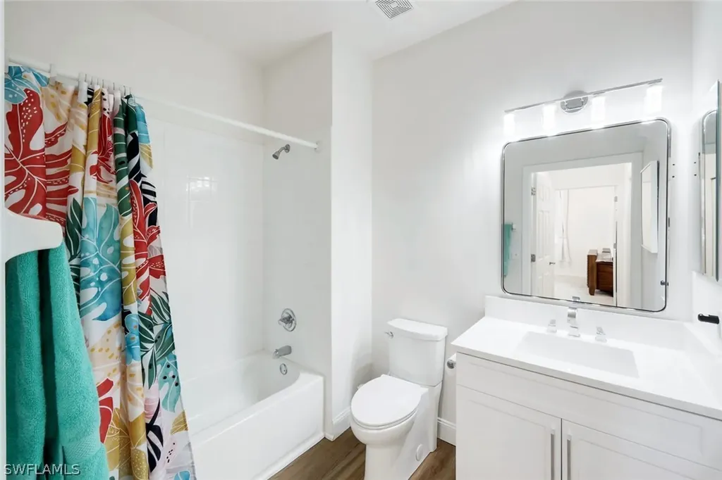 4843 Hampshire Court Naples FL 34112