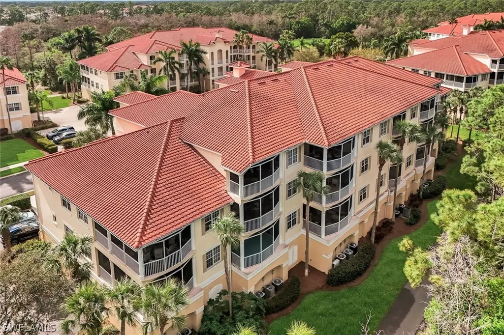 4843 Hampshire Court Naples FL 34112