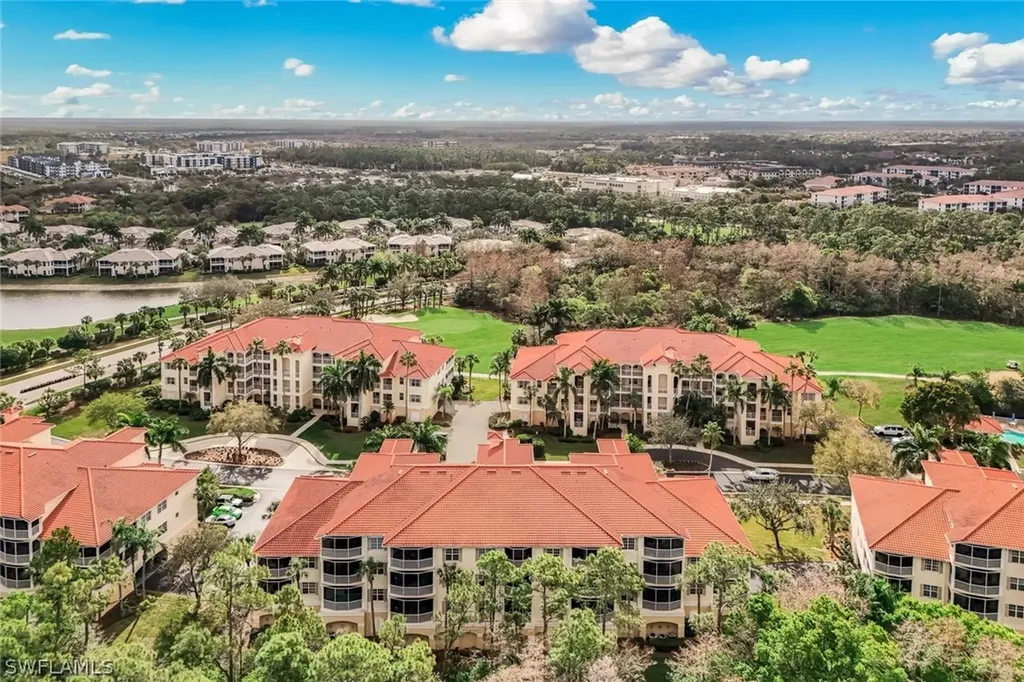 4843 Hampshire Court Naples FL 34112