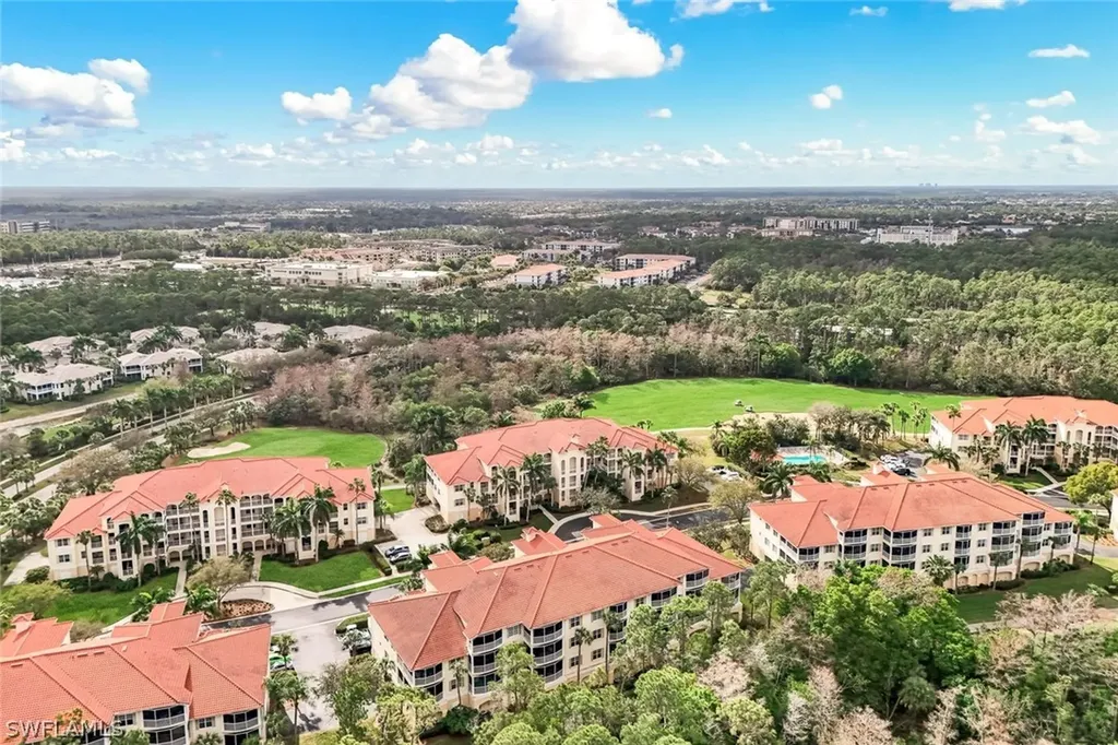 4843 Hampshire Court Naples FL 34112