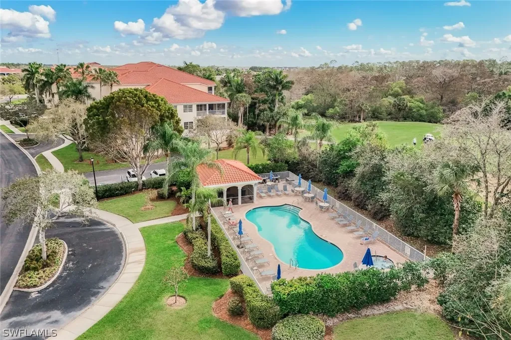 4843 Hampshire Court Naples FL 34112