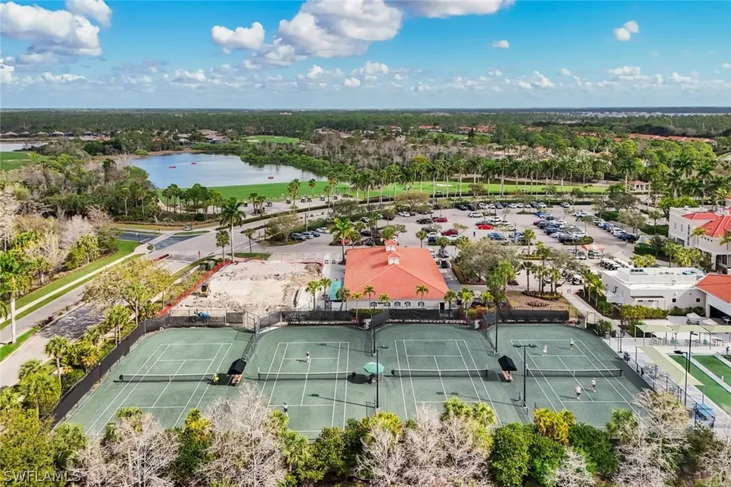 4843 Hampshire Court Naples FL 34112