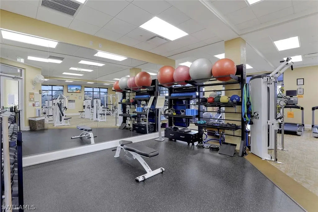 4843 Hampshire Court Naples FL 34112