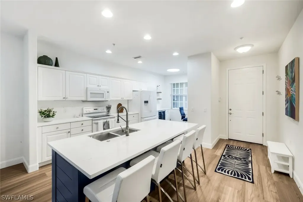 4843 Hampshire Court Naples FL 34112