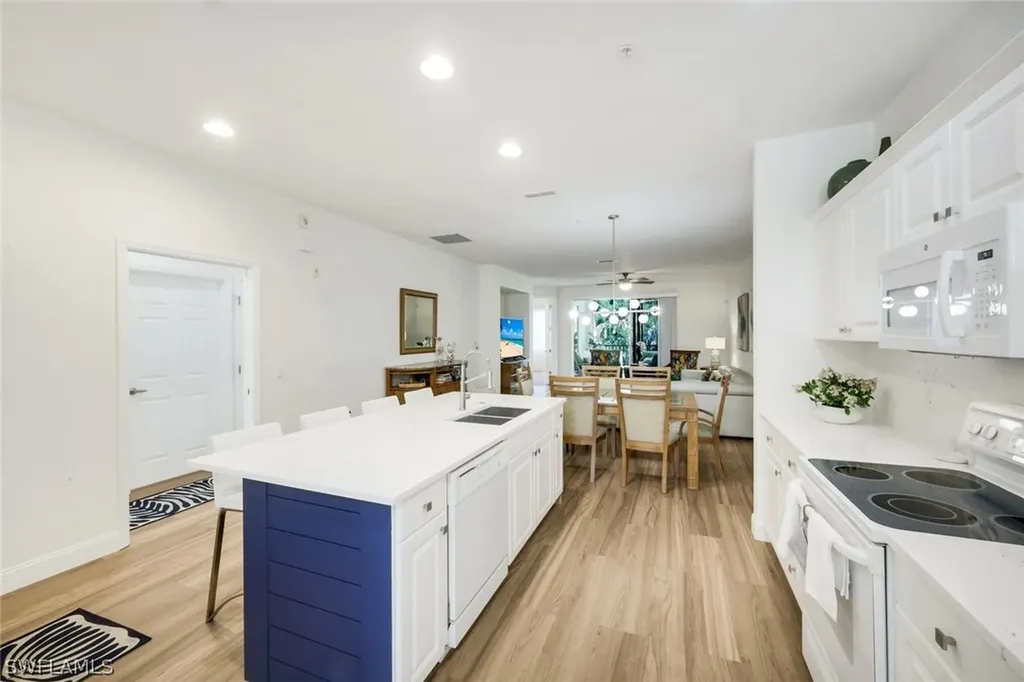 4843 Hampshire Court Naples FL 34112