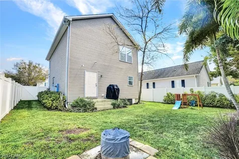 534 Leawood Circle Naples FL 34104