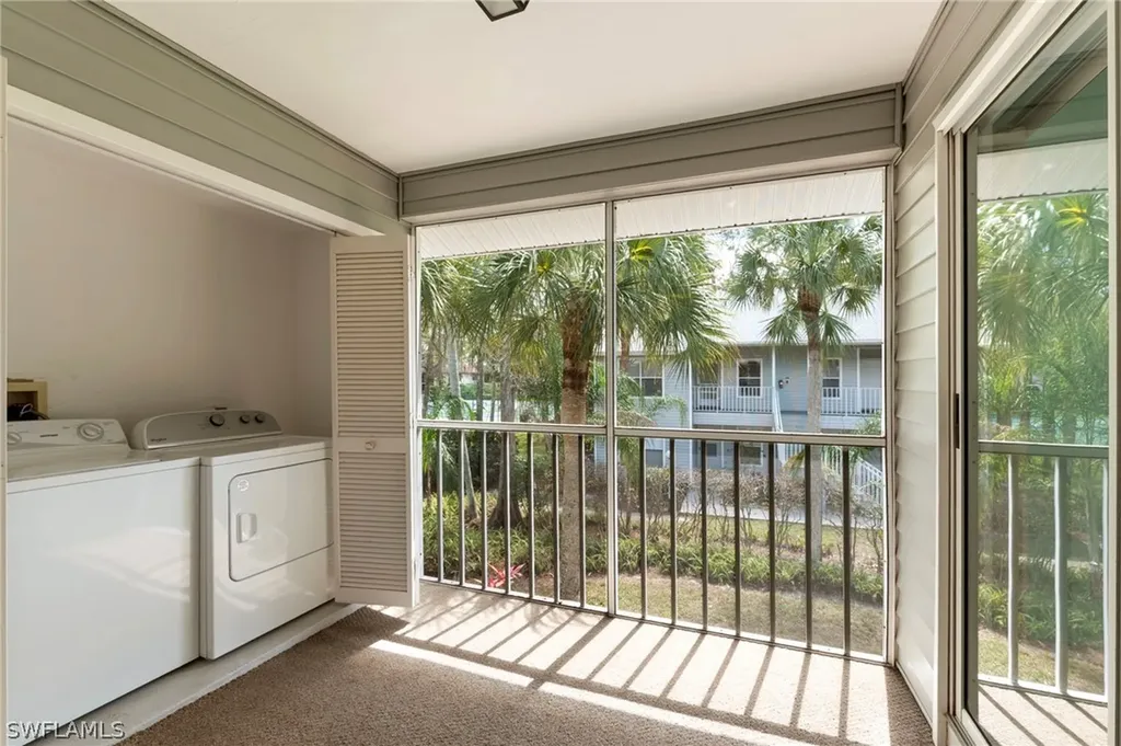 1915 Courtyard Way Naples FL 34112