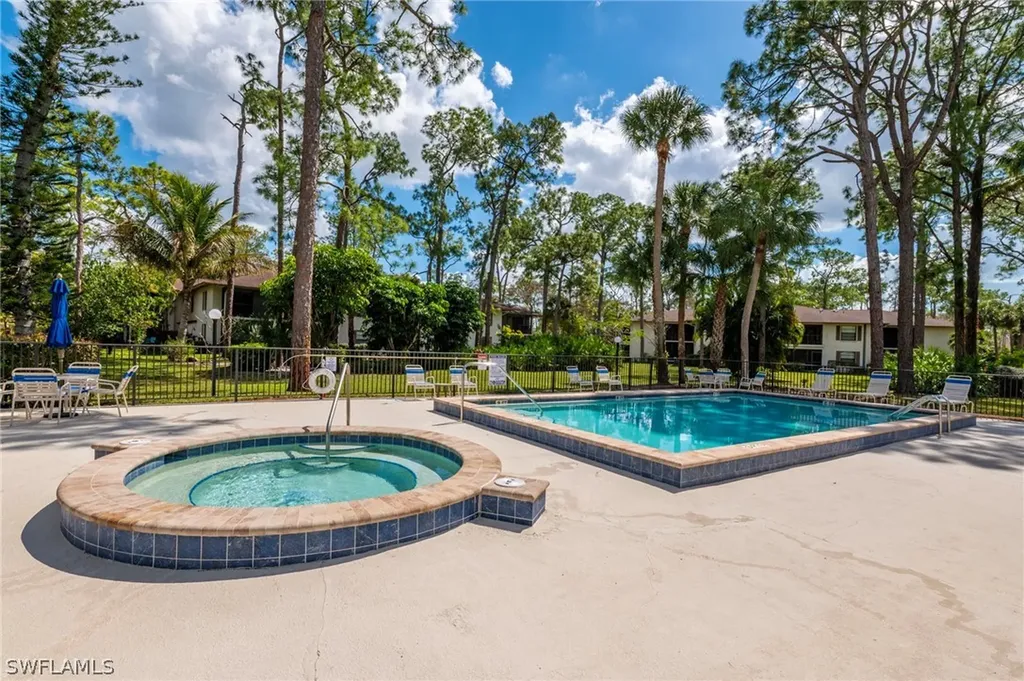 1915 Courtyard Way Naples FL 34112