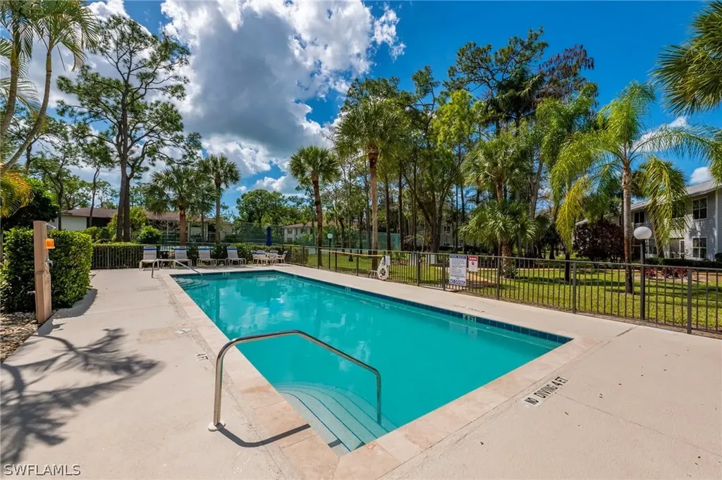 1915 Courtyard Way Naples FL 34112