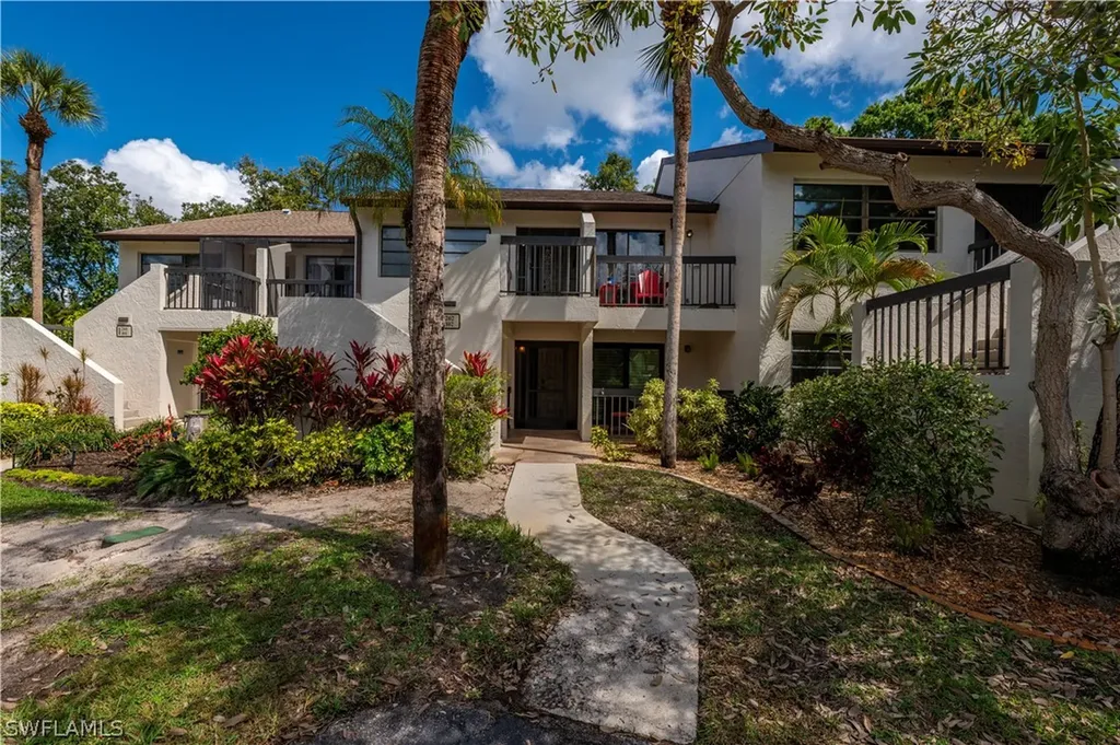 1822 Kings Lake Boulevard Naples FL 34112