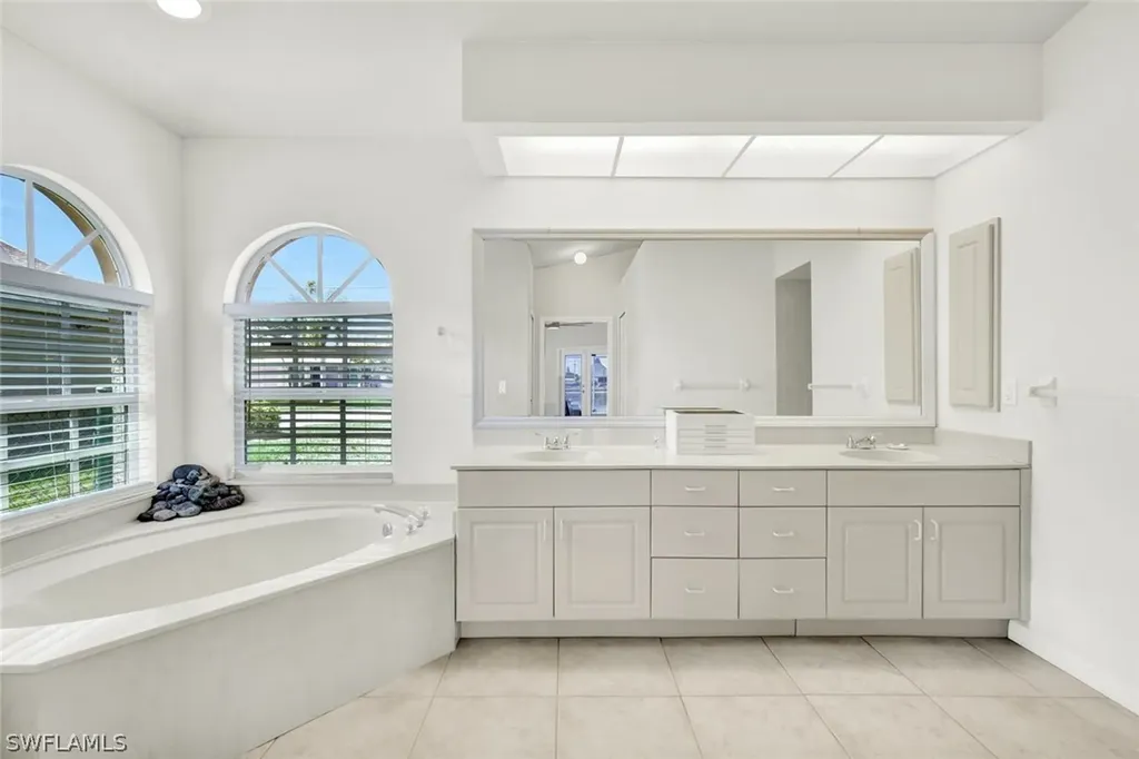 17 SE 15th Avenue Cape Coral FL 33990