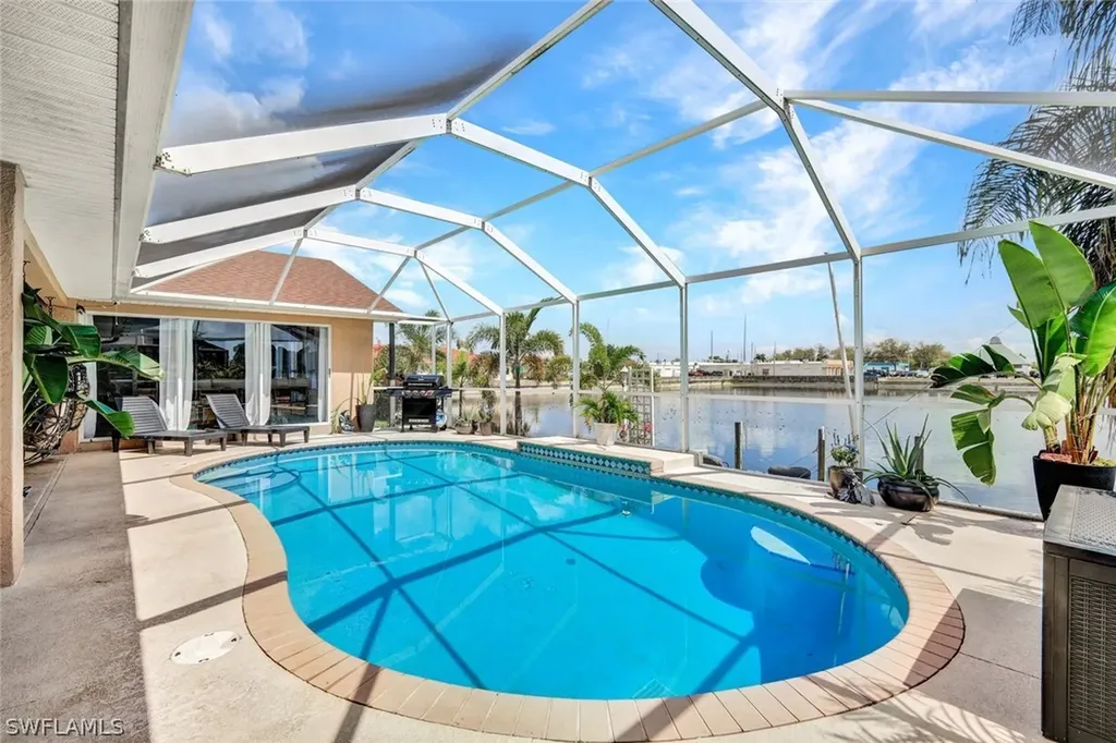 17 SE 15th Avenue Cape Coral FL 33990