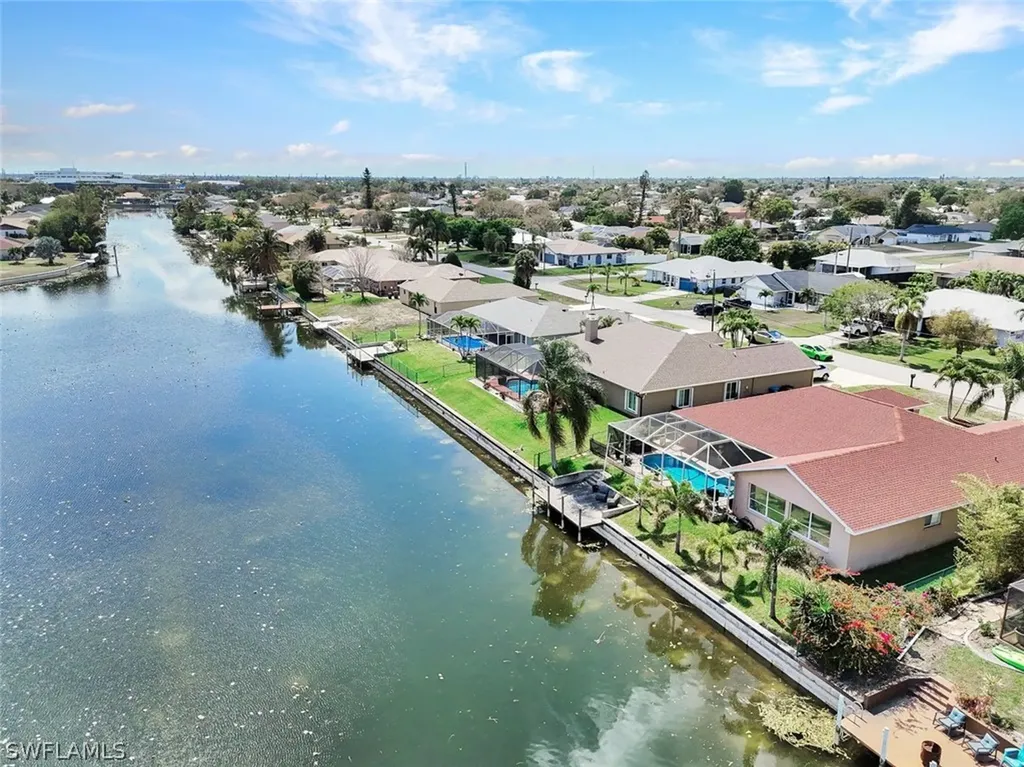 17 SE 15th Avenue Cape Coral FL 33990