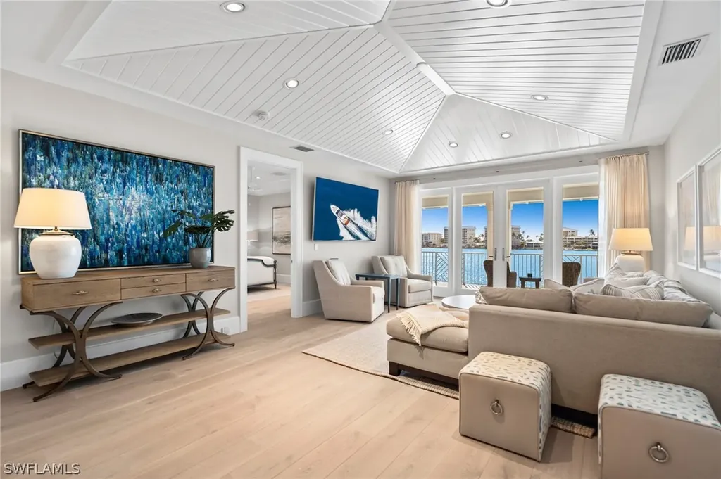 2805 Leeward Lane Naples FL 34103