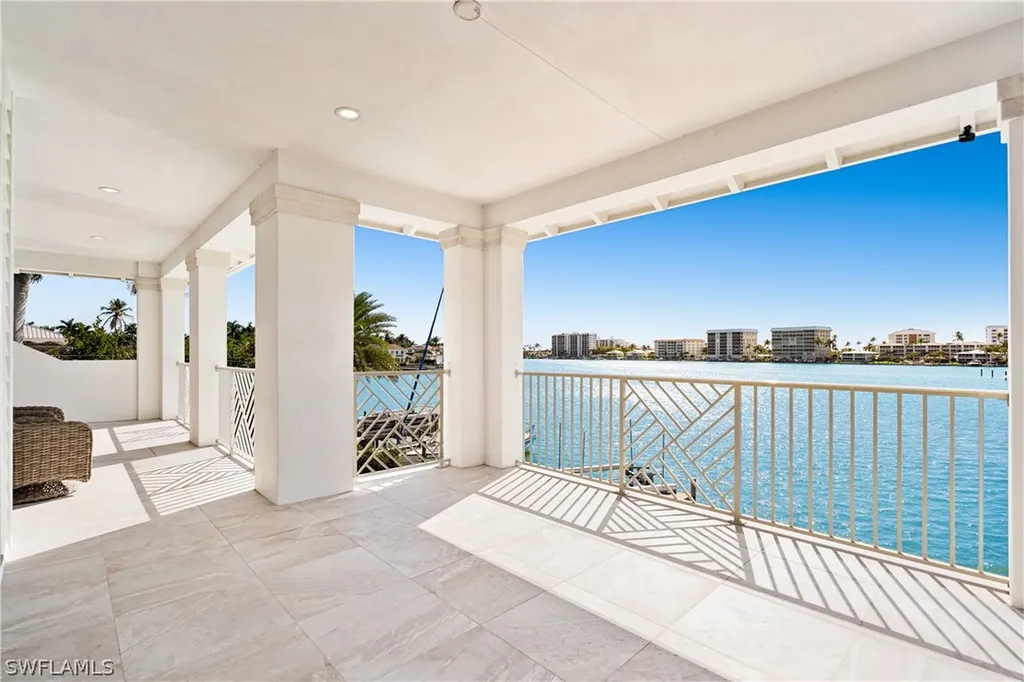 2805 Leeward Lane Naples FL 34103