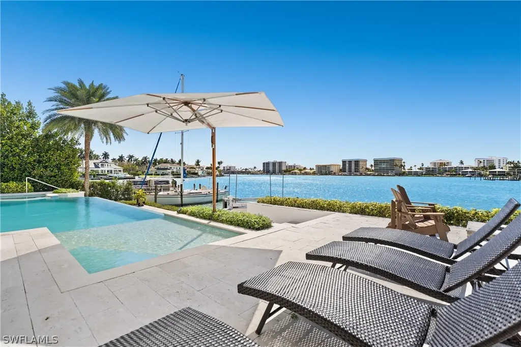2805 Leeward Lane Naples FL 34103