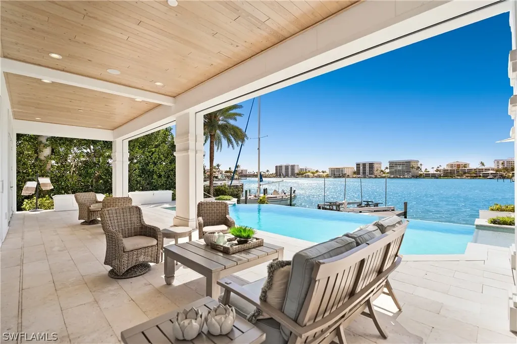 2805 Leeward Lane Naples FL 34103