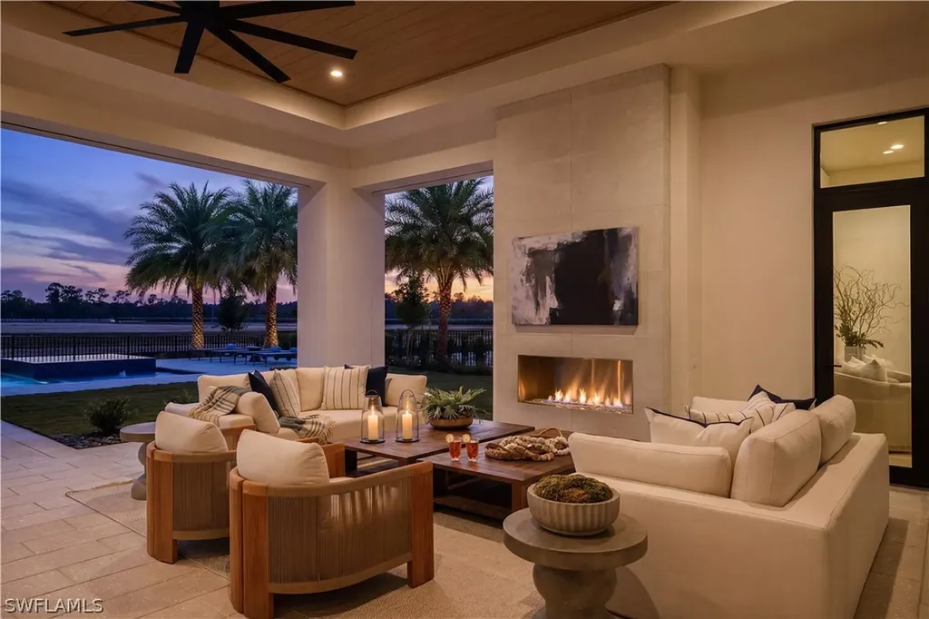 970 French Oak Street Naples FL 34120