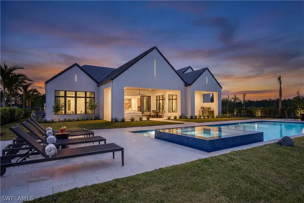 970 French Oak Street Naples FL 34120