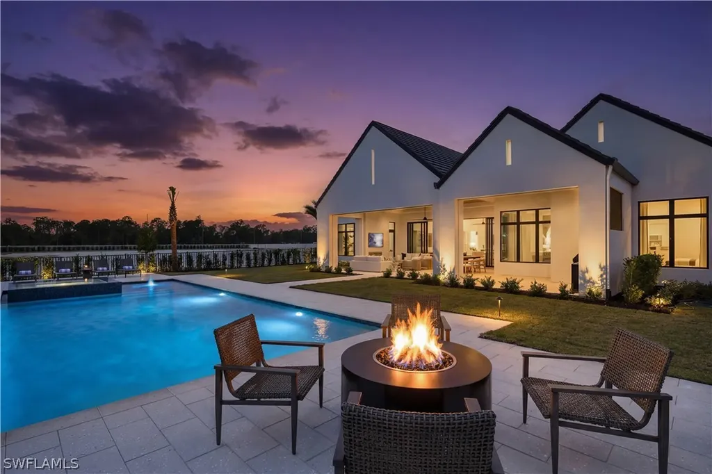 970 French Oak Street Naples FL 34120