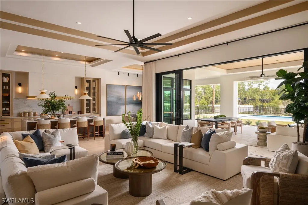 970 French Oak Street Naples FL 34120